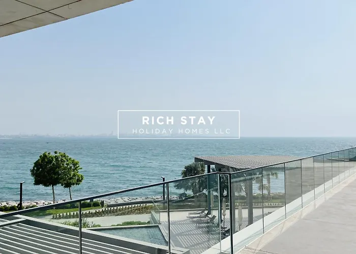 Crystal Clear 1Br In Blue Waters With Ain View